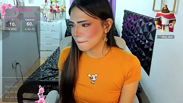 Snapshot of Lovely_naughtyLeii chatting on 11-19-25, 05:46 Lovely naughtyLeii online show from 11-19-25, 05:46