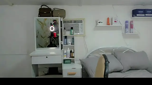 Snapshot of Lovely_naughtyLeii chatting on 03-03-26, 05:19 Lovely naughtyLeii online show from 03-03-26, 05:19