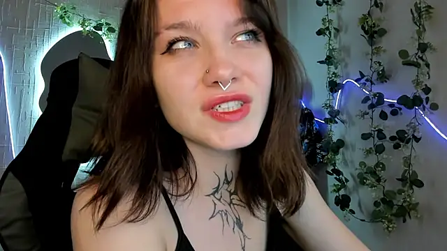 Snapshot of Elastikisss chatting on 05-02-26, 03:22 Elastikisss online show from 05-02-26, 03:22