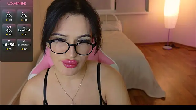 ShayLoren online show from 09-30-25, 02:27