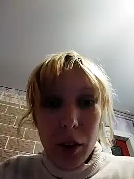 Snapshot of Ponka2011 chatting on 10-05-25, 06:01 Ponka2011 online show from 10-05-25, 06:01