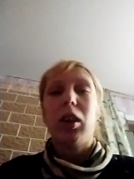 Snapshot of Ponka2011 chatting on 10-28-25, 06:06 Ponka2011 online show from 10-28-25, 06:06