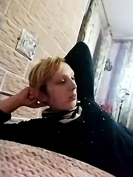 Snapshot of Ponka2011 chatting on 11-06-25, 06:14 Ponka2011 online show from 11-06-25, 06:14