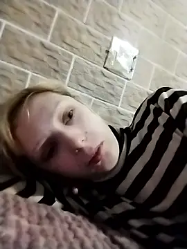 Snapshot of Ponka2011 chatting on 11-08-25, 06:24 Ponka2011 online show from 11-08-25, 06:24