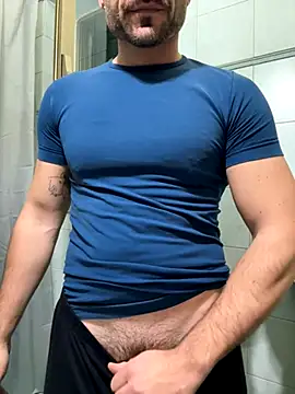 Snapshot of giovan2020 chatting on 12-01-25, 06:02 giovan2020 online show from 12-01-25, 06:02