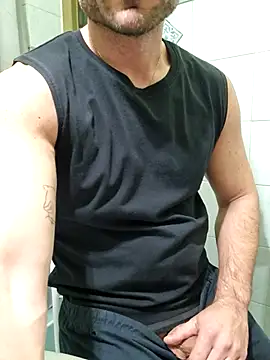 Snapshot of giovan2020 chatting on 12-14-25, 04:56 giovan2020 online show from 12-14-25, 04:56