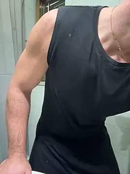 Snapshot of giovan2020 chatting on 12-17-25, 07:47 giovan2020 online show from 12-17-25, 07:47