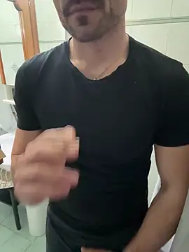 Snapshot of giovan2020 chatting on 01-06-26, 10:12 giovan2020 online show from 01-06-26, 10:12