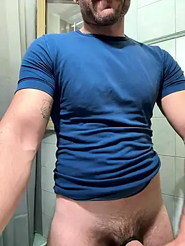 Snapshot of giovan2020 chatting on 01-14-26, 07:58 giovan2020 online show from 01-14-26, 07:58