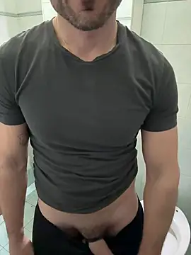 Snapshot of giovan2020 chatting on 01-15-26, 09:51 giovan2020 online show from 01-15-26, 09:51