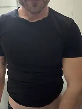 Snapshot of giovan2020 chatting on 02-10-26, 09:30 giovan2020 online show from 02-10-26, 09:30