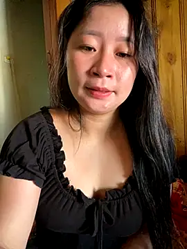 Snapshot of violet-00 chatting on 10-13-25, 12:54 violet-00 online show from 10-13-25, 12:54