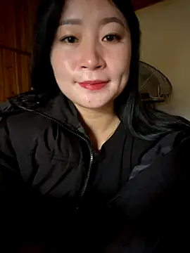 Snapshot of violet-00 chatting on 10-22-25, 01:17 violet-00 online show from 10-22-25, 01:17