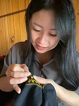 Snapshot of violet-00 chatting on 10-28-25, 12:58 violet-00 online show from 10-28-25, 12:58