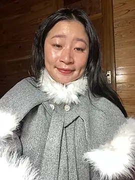 Snapshot of violet-00 chatting on 11-26-25, 01:45 violet-00 online show from 11-26-25, 01:45