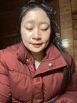 Snapshot of violet-00 chatting on 11-28-25, 01:08 violet-00 online show from 11-28-25, 01:08