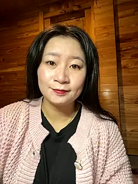 Snapshot of violet-00 chatting on 12-16-25, 12:04 violet-00 online show from 12-16-25, 12:04