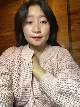 Snapshot of violet-00 chatting on 12-20-25, 05:47 violet-00 online show from 12-20-25, 05:47