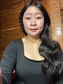 Snapshot of violet-00 chatting on 12-21-25, 04:41 violet-00 online show from 12-21-25, 04:41