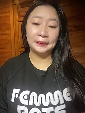 Snapshot of violet-00 chatting on 03-13-26, 01:45 violet-00 online show from 03-13-26, 01:45