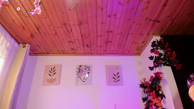 Lauraricci   online show from 10-11-25, 11:20