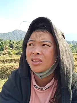 xuxulovezz online show from 12-20-25, 04:30