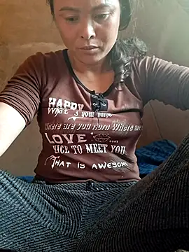 xuxulovezz online show from 07-15-26, 04:18