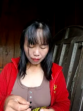Snapshot of helenzz chatting on 09-23-25, 12:46 helenzz online show from 09-23-25, 12:46
