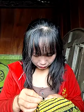 Snapshot of helenzz chatting on 09-27-25, 12:48 helenzz online show from 09-27-25, 12:48