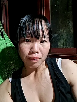Snapshot of helenzz chatting on 10-10-25, 12:59 helenzz online show from 10-10-25, 12:59