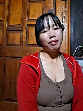 Snapshot of helenzz chatting on 10-15-25, 12:16 helenzz online show from 10-15-25, 12:16