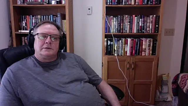 Vinyl22xh online show from 06-16-26, 12:02