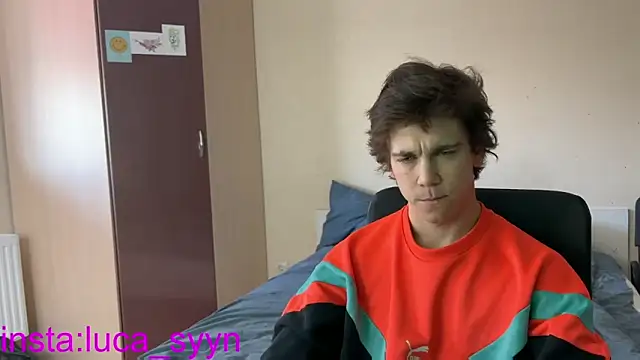 Snapshot of luca_syn chatting on 09-30-25, 05:23 luca syn online show from 09-30-25, 05:23