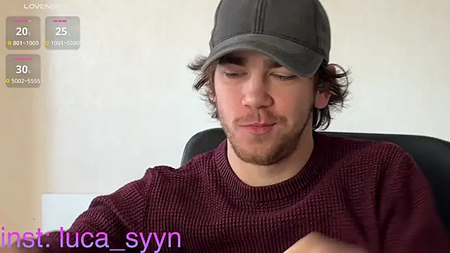 Snapshot of luca_syn chatting on 10-22-25, 08:14 luca syn online show from 10-22-25, 08:14