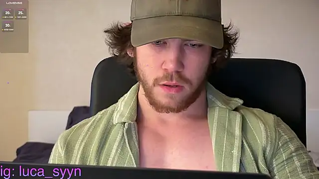 Snapshot of luca_syn chatting on 11-18-25, 11:14 luca syn online show from 11-18-25, 11:14