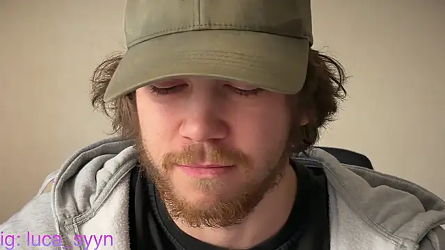 Snapshot of luca_syn chatting on 11-22-25, 10:25 luca syn online show from 11-22-25, 10:25