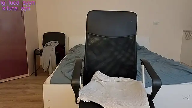 Snapshot of luca_syn chatting on 02-17-26, 07:31 luca syn online show from 02-17-26, 07:31