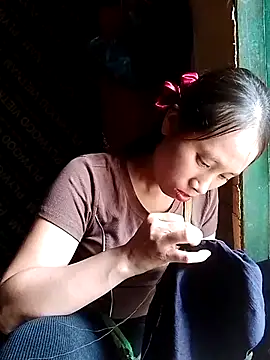 ruby-00 online show from 10-10-25, 07:40