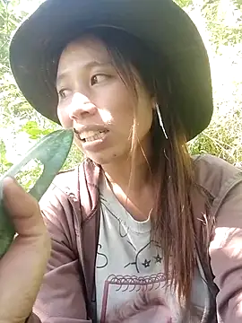 ruby-00 online show from 11-23-25, 05:18