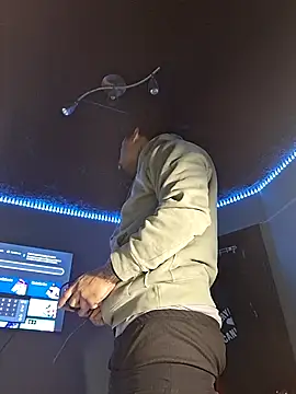 Snapshot of Painstickwes chatting on 02-04-26, 01:11 Painstickwes online show from 02-04-26, 01:11