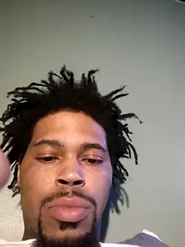 Snapshot of Painstickwes chatting on 05-15-26, 05:47 Painstickwes online show from 05-15-26, 05:47