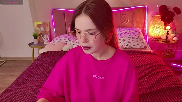 KellyHayden online show from 02-14-26, 05:43