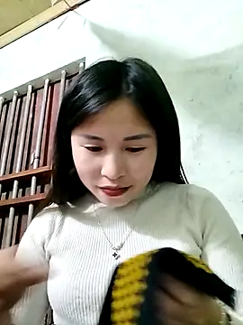 Snapshot of Mai4568 chatting on 10-31-25, 01:45 Mai4568 online show from 10-31-25, 01:45