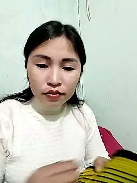 Snapshot of Mai4568 chatting on 12-15-25, 02:21 Mai4568 online show from 12-15-25, 02:21