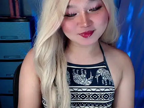 Snapshot of Eyes-on-me chatting on 10-03-25, 05:32 Eyes-on-me online show from 10-03-25, 05:32