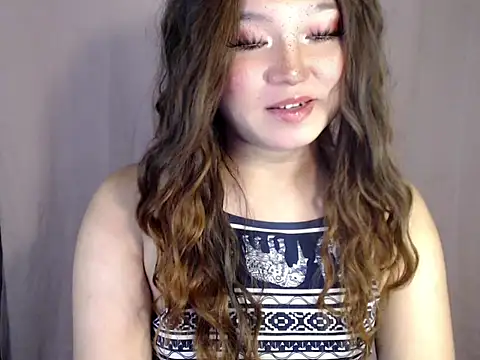 Snapshot of Eyes-on-me chatting on 11-25-25, 05:46 Eyes-on-me online show from 11-25-25, 05:46