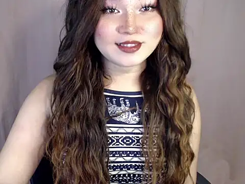 Snapshot of Eyes-on-me chatting on 12-01-25, 05:07 Eyes-on-me online show from 12-01-25, 05:07