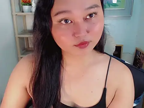 Snapshot of Eyes-on-me chatting on 06-18-26, 06:57 Eyes-on-me online show from 06-18-26, 06:57