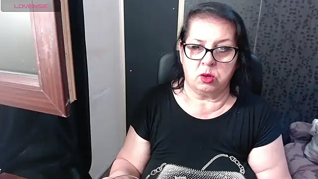 Snapshot of MissSanjanne chatting on 06-06-26, 02:11 MissSanjanne online show from 06-06-26, 02:11