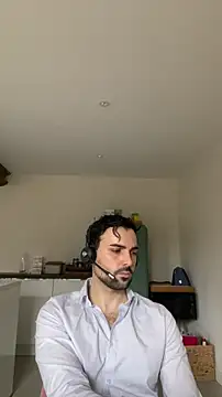 Snapshot of eauminerale chatting on 02-16-26, 08:32 eauminerale online show from 02-16-26, 08:32